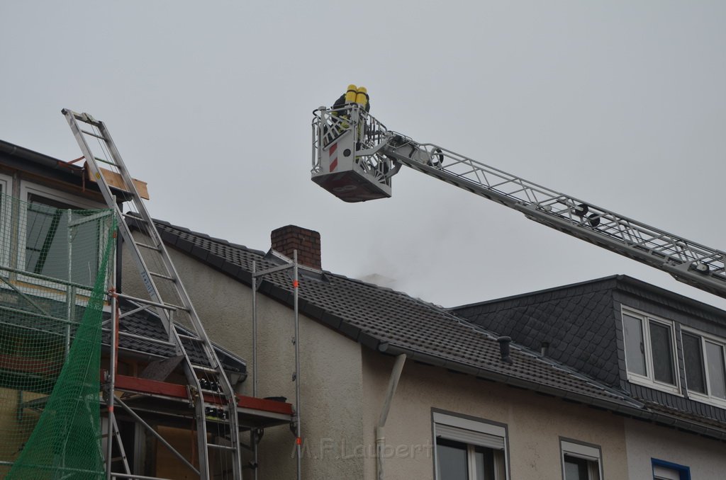 Feuer 2 Dach Koeln Brueck Diesterweg P20.JPG - Miklos Laubert